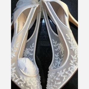 Bella Belle Edna Ivory Silk 6.5